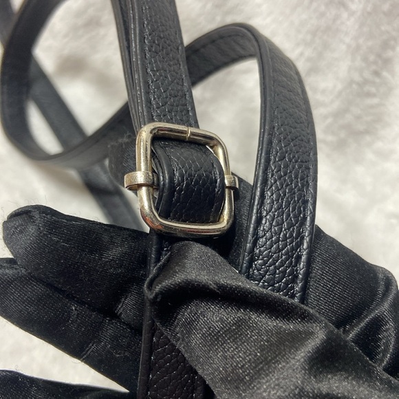 Black Leather Strap with Gold Clasps - Picture 3 of 6